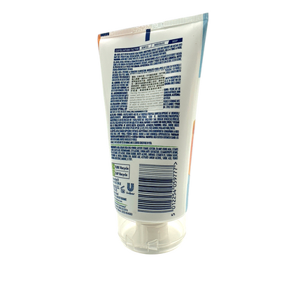ST. IVES Blemish Control Apricot Facial Scrub – 150ml, exfoliating cleanser with salicylic acid and walnut shell, available at Zakura Global.